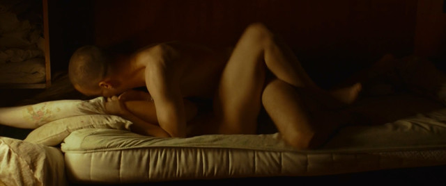 Michela De Rossi nude - La terra dell'abbastanza (2018)