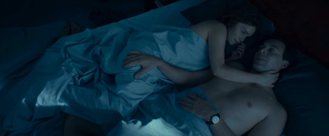 Emilia Clarke sexy - Above Suspicion (2018)