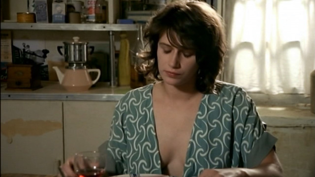Marina Golovine sexy - Maigret s01e26 (1997)