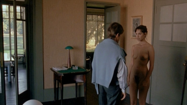 Mathilda May nude - Toutes peines confondues (1992)