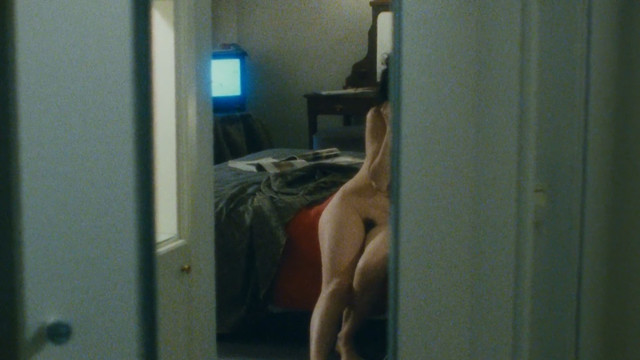 Arsinee Khanjian nude - Irma Vep (1996)