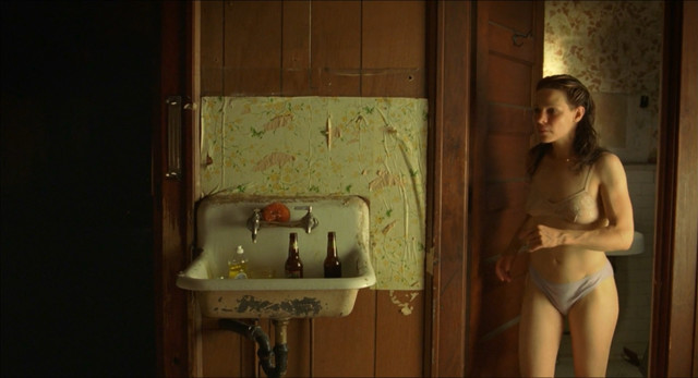 Lili Taylor nude - Factotum (2005)