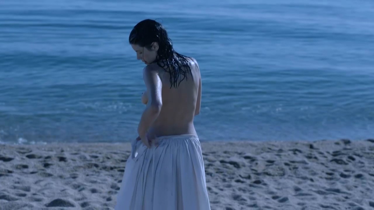 Nude video celebs » Miranda Gas nude - Laia (2016)