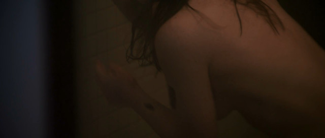 Lee Marshall sexy - Undress Me (2017)