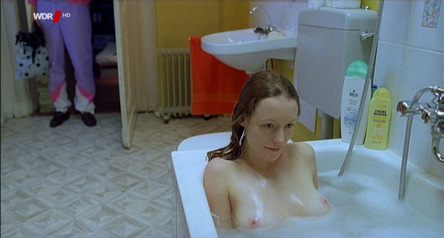 Lavinia Wilson nude - Schussangst (2003)