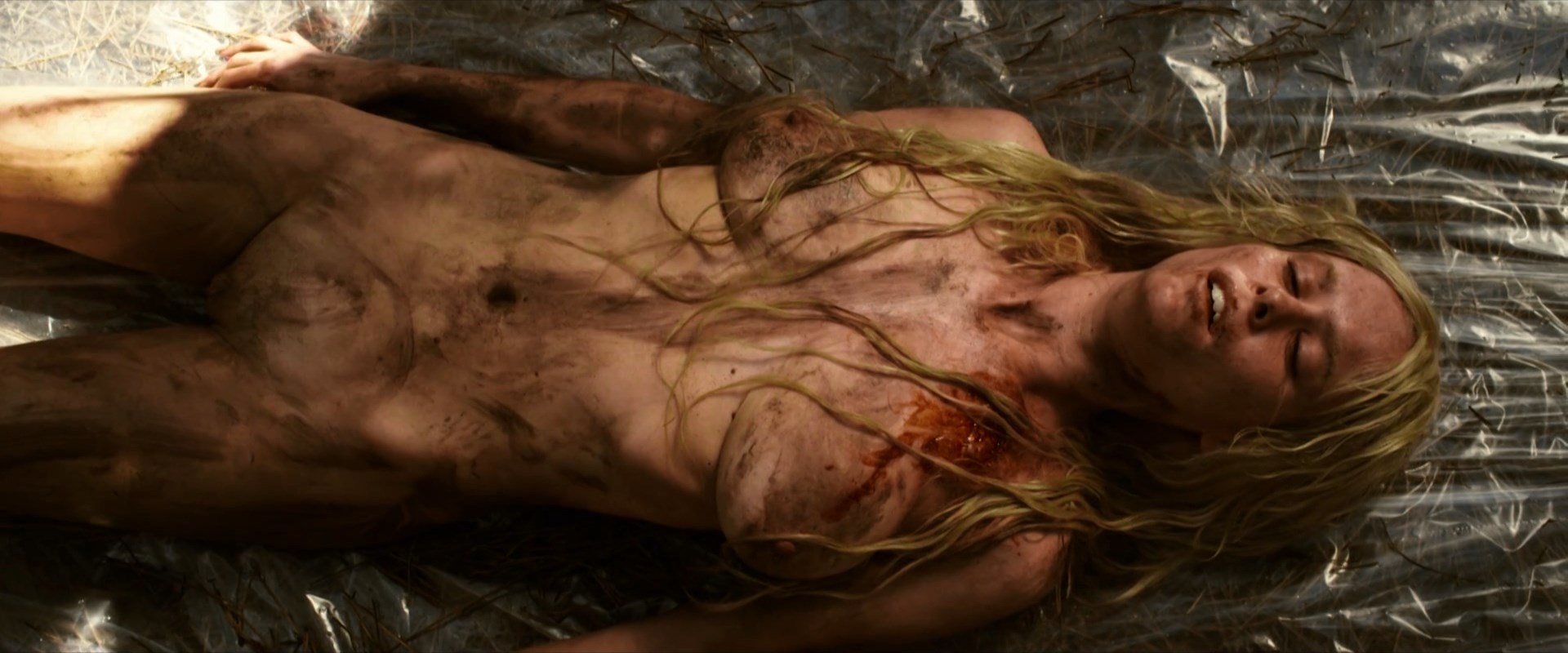 Maria Forque nude - Into the Mud (2016)
