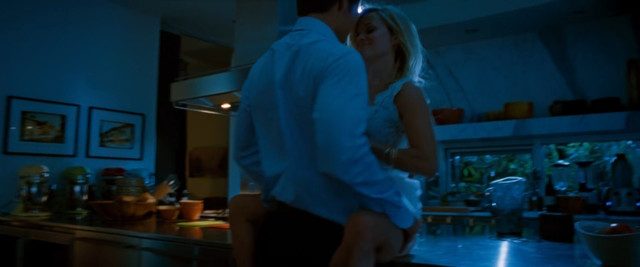 Reese Witherspoon sexy - This Means War (2012)