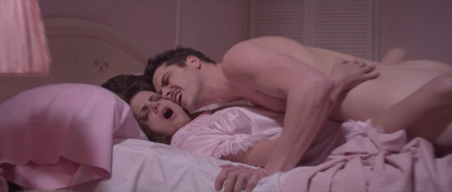 Macarena Gomez nude - La hora del bano (2014)