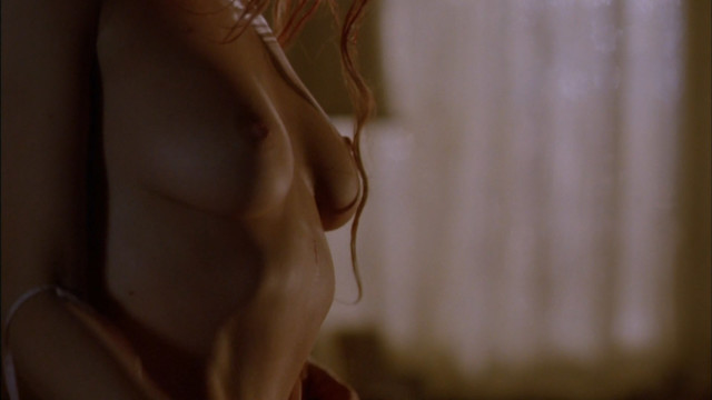 Carrie Anne Fleming nude - Masters of Horror s01e04 (2005)