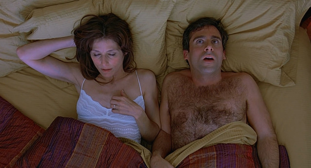 Catherine Keener sexy – The 40-Year-Old Virgin (2005)