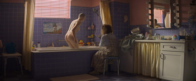 Joey King nude - The Act s01e04 (2019)