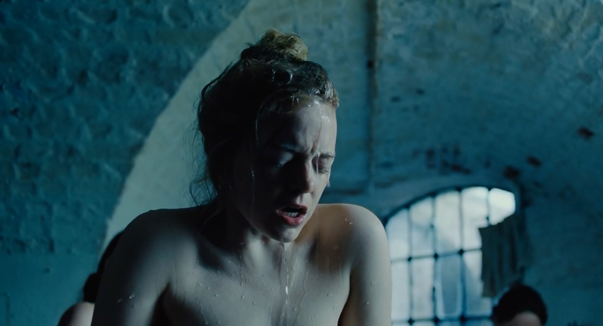 Emma stone the favourite nude scene