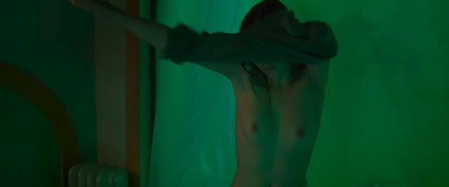 Clare Durant nude - Animas (2018)