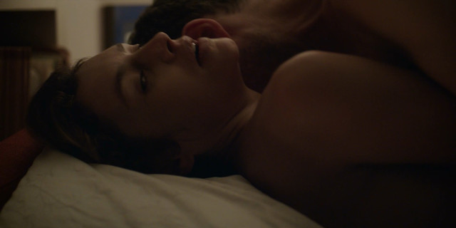Hannah Ware sexy - The First s01e04 (2018)