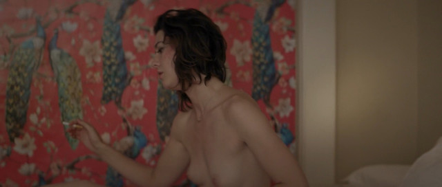 Mary Elizabeth Winstead nude - All About Nina (2018)