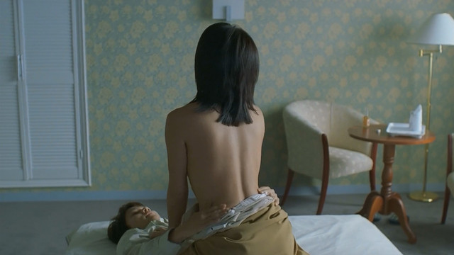 Jeong-hwa Eom nude - Gyeolhoneun michinjishida (2002)