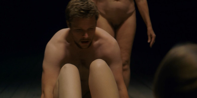 Isabelle Grill nude - Midsommar (2019)