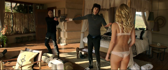 Annabelle Wallis sexy - The Brothers Grimsby (2016)