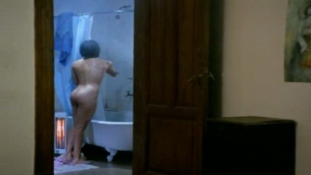 Claudia Pereira nude - A tu lado (2009)