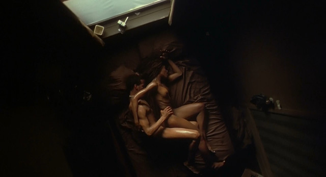 Aliya Campbell nude - Requiem For A Dream (2000)