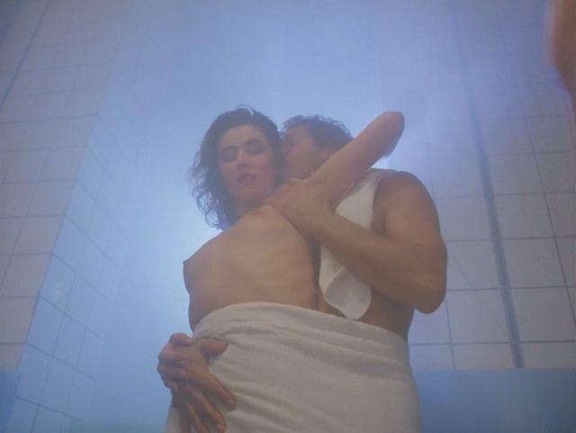Sophie Berger nude - La ronde de l'amour (1985)