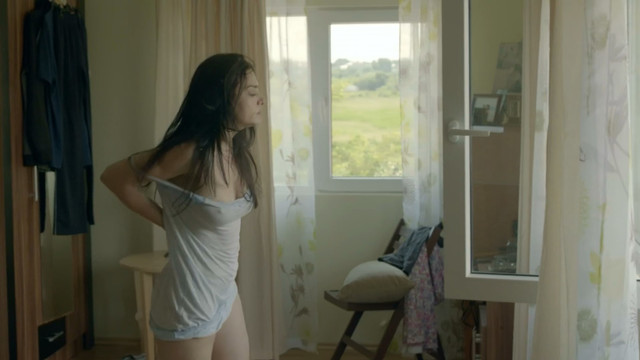 Maria Obretin nude - Umbre s01e02 (2014)
