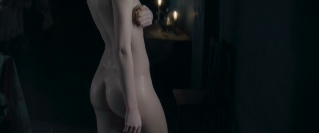 Stacy Martin nude - Dernier amour (2019)