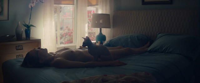 Julianne Moore nude - Gloria Bell (2018)