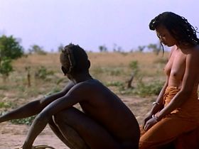 Aoua Sangare nude - Yeelen (1987)