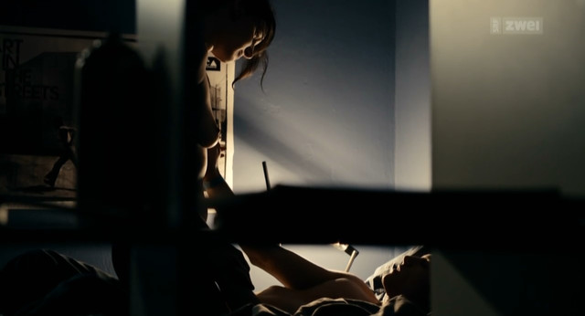 Nicole Lechmann nude - Tutti giu (2012)
