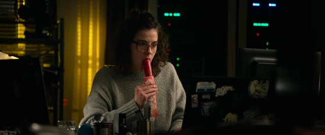 Anne Schafer sexy - Hot Dog (2018)
