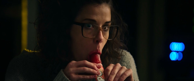 Anne Schafer sexy - Hot Dog (2018)