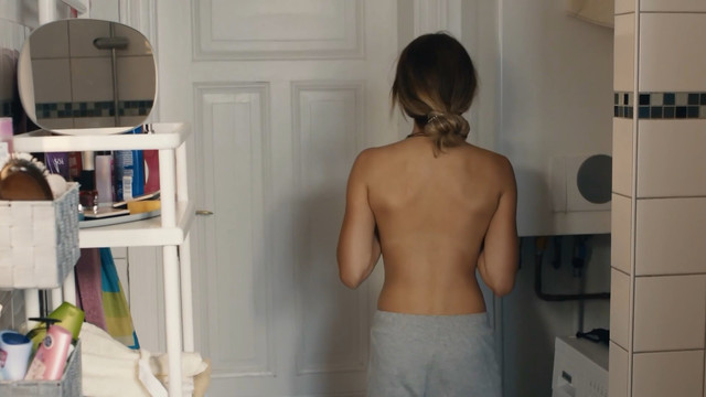 Nude Video Celebs Lisa Marie Koroll Sexy Wir Sind Jetzt S01e02 2019