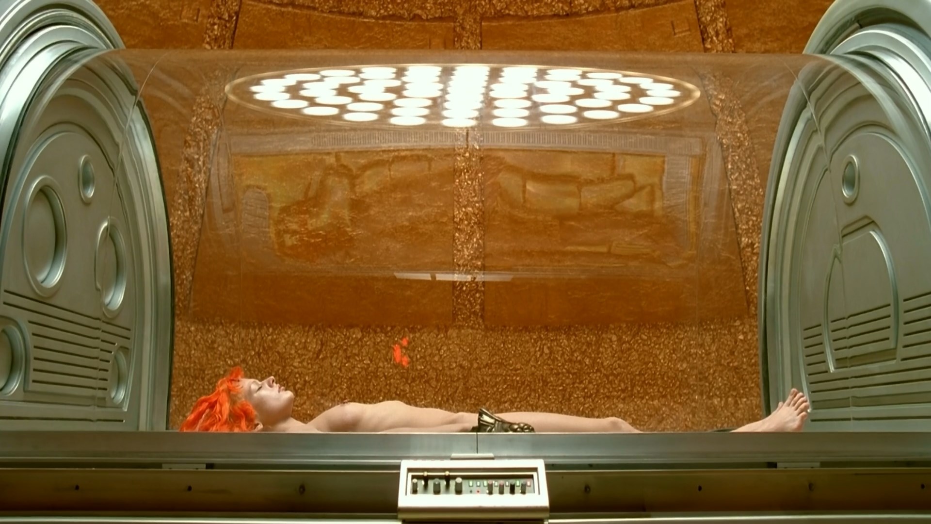 Fifth Element sex scene, The Fifth Element nude scene, The Fifth ...