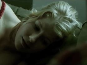 Charlotte Guldberg sexy - Steppeulve (2005)