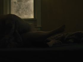 Danielle Macdonald sexy - Skin (2018)