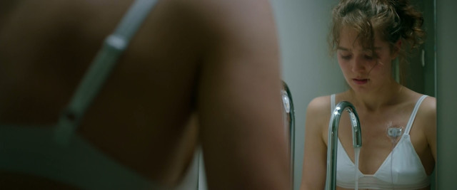 Nude Video Celebs Haley Lu Richardson Sexy Five Feet Apart