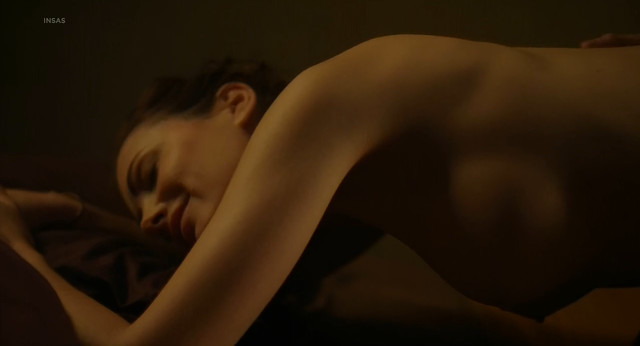 Stephanie Lowette nude - Le Patin (2017)
