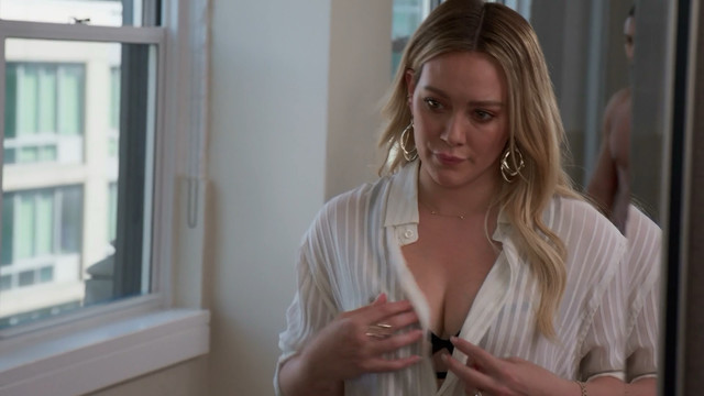 Hilary Duff sexy - Younger s06e10 (2019)