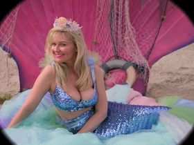 Kirsten Dunst sexy - On Becoming a God in Central Florida s01e07 (2019)