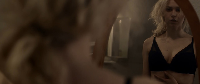 Penelope Mitchell sexy - Gnaw (2017)