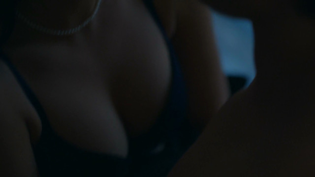 Lili Reinhart sexy - Riverdale s01e13 (2017)