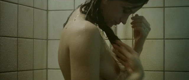 Danica Curcic nude - Oasen (2013)