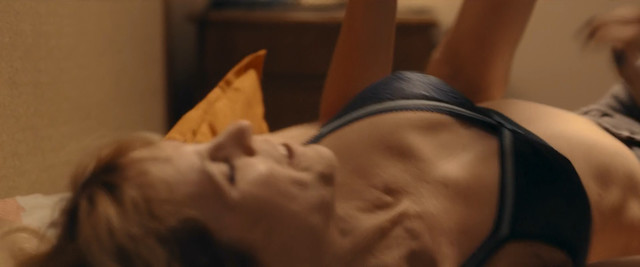 Maggie Civantos nude - La pequena Suiza (2019)