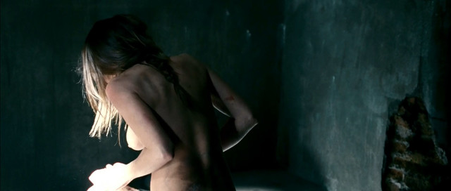 Maria Leon nude - La voz dormida (2011)