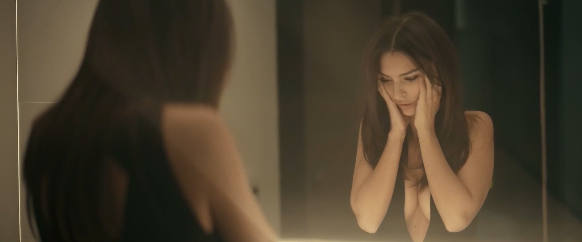 Nude Video Celebs Emily Ratajkowski Sexy Lying And Stealing 2019
