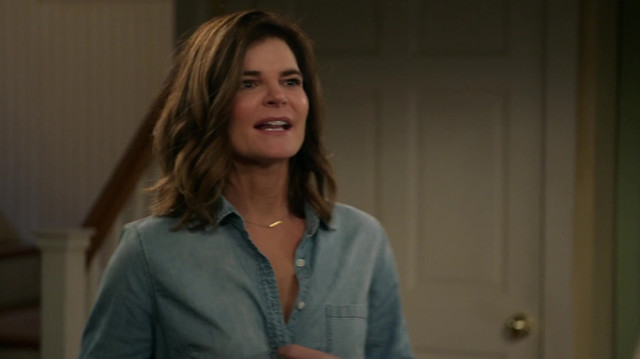 Betsy Brandt sexy - Life in Pieces s02e19 (2016)