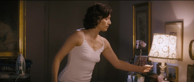 Kristin Scott Thomas sexy - Keeping Mum  (2005)