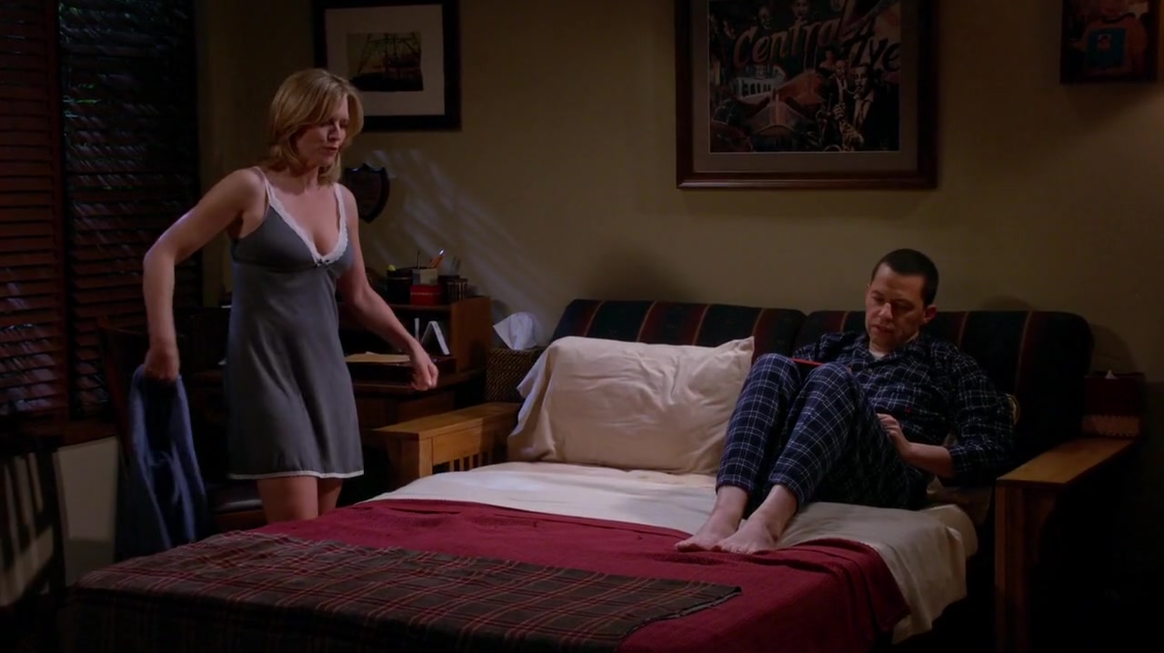 Courtney Thorne-Smith sexy - Two and a Half Men s12e14 (2014) .
