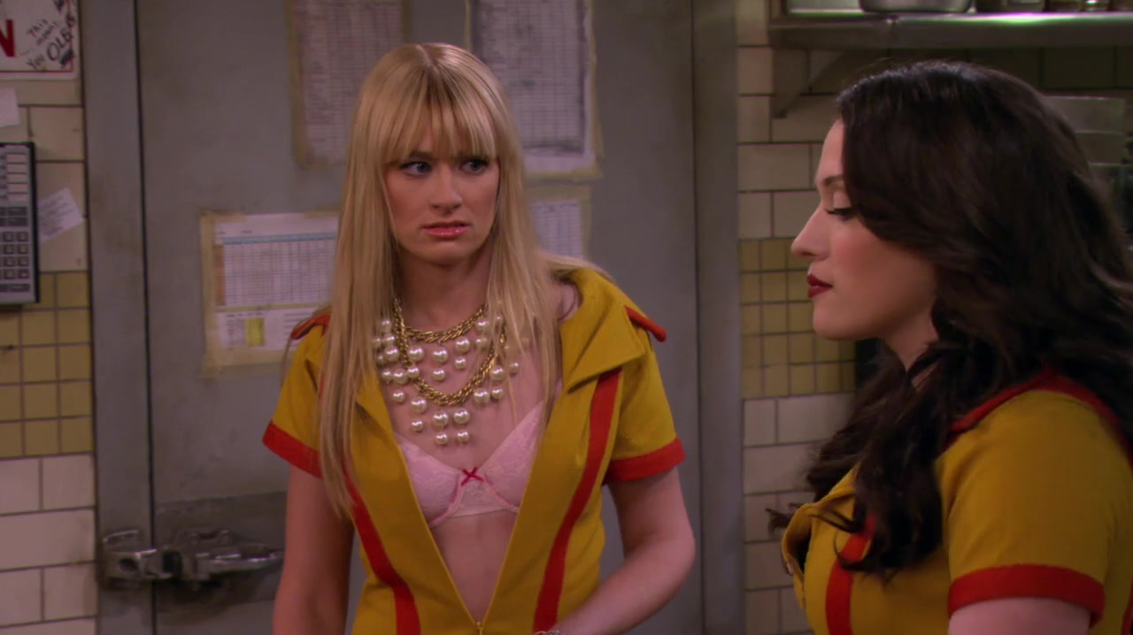 Max From 2 Broke Girls Naked